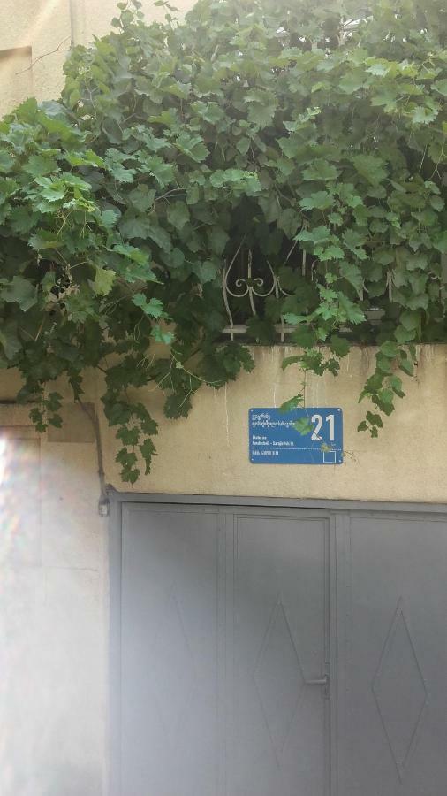 Домик У Куры Hotel Tbilisi Exterior photo